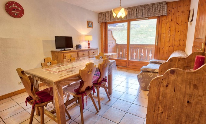 Flumet Apartment | Cozy 37m² apartment at the foot of the slopes with wifi and parking