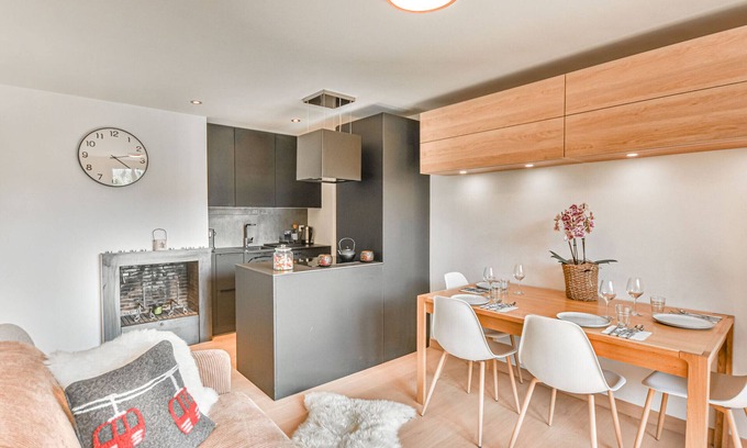 Les Gets Apartment | Cozy 37m² Apartment - Sleeps 5 - Near Slopes & Center with Fireplace