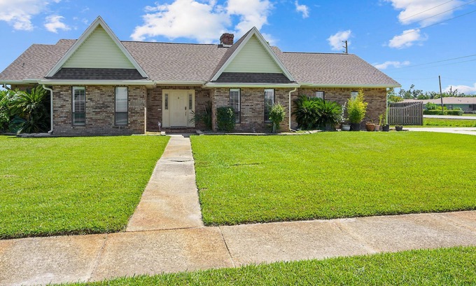Panama City House | Cozy 4 Bd/3ba House. With Pool 15 Min From PCB
