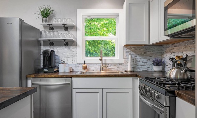 Lake Ann House | Cozy 4 Bedroom/2 Bath Home- Close to Traverse City!