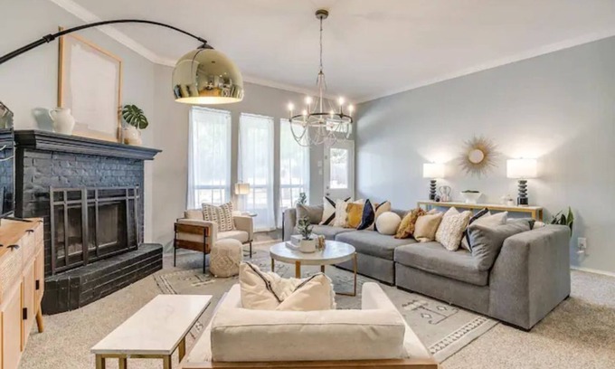 Granbury House | Cozy 4B/2B & Game Room, Minutes from Downtown