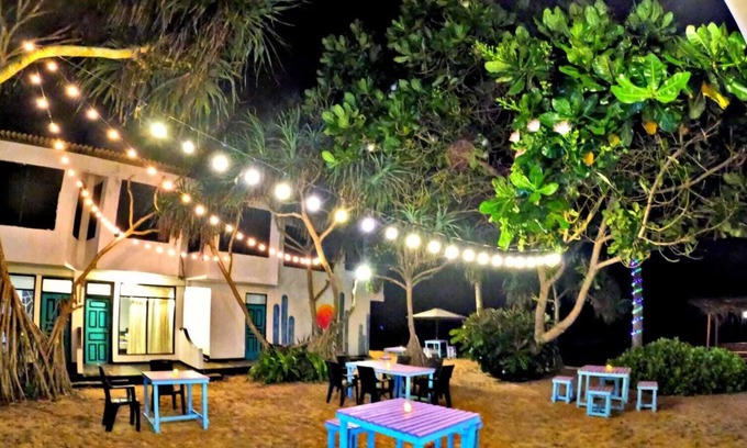 Nalagasdeniya Villa | Cozy 5BR Villa wt Pvt beach + natural pool + bar + cook