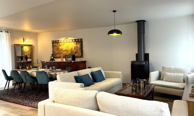 Autry-Issards Cottage | Cozy 8-person cottage in Autry-Issards with enclosed garden, pets allowed