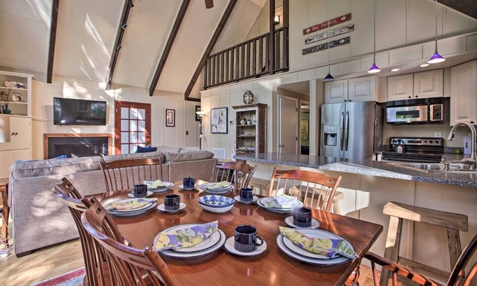 Wintergreen Cabin | COZY A-Frame Spacious Deck w/Grill