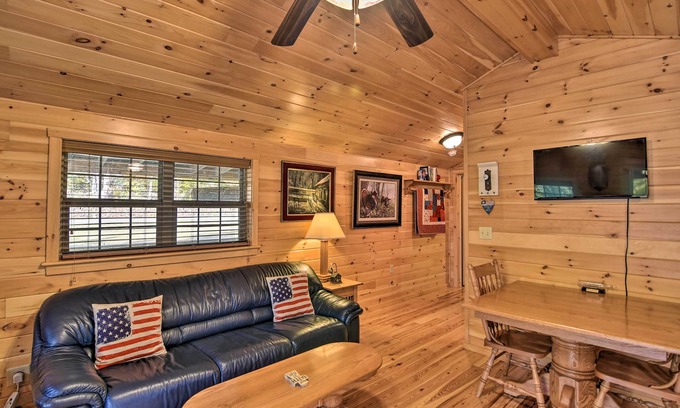 St George Cabin | Cozy ‘Anchors Away’ Cabin Hideaway w/Fire Pit!
