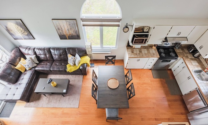 Magog Condo | Cozy and close to beach ,3 bedroom condo in Magog