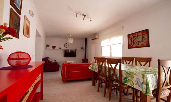 Tahivilla House | Cozy and comfortable home in Tahivilla