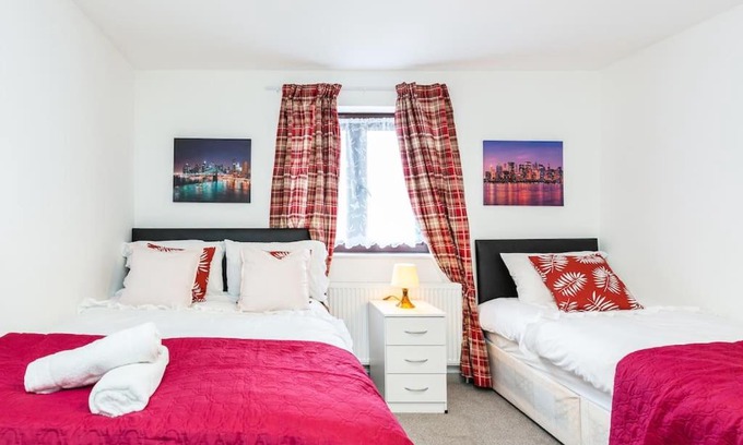 Becontree Apartment | Cozy And Elegant LivingI Sleeps 5 Dagenham I Super Fast WiFi Free parking