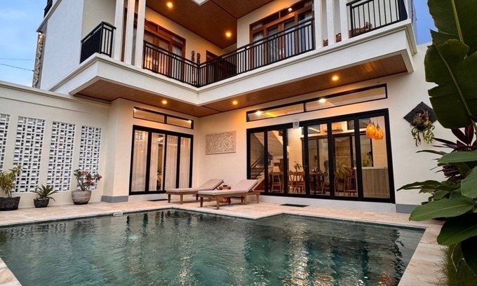 Sawangan Villa | Cozy and elegant Villa surrounding by many beautiful beaches and entertainment.
