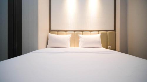 Surabaya Apartment | Cozy and Homey 2BR at Benson Supermall Mansion Apartment By Travelio