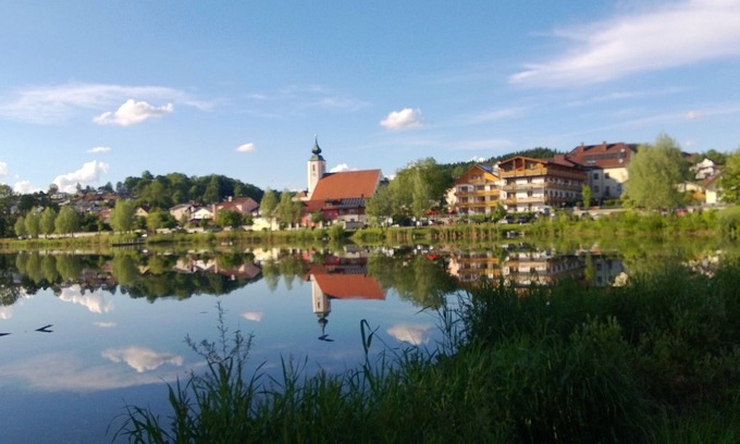 Windorf Apartment | Cozy and large vacation apartment on the Nömerberg