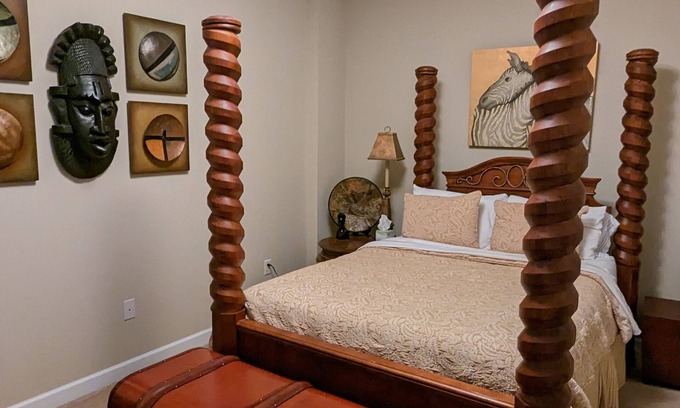 Downtown Greensboro Condo | Cozy and luxurious condo centrally located in downtown Greensboro. Pet friendly!