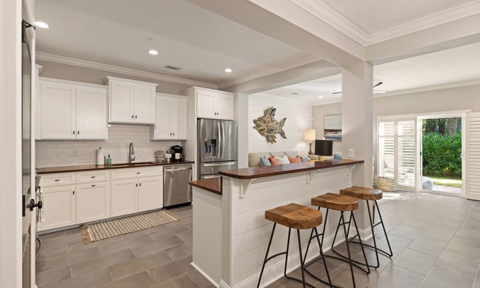 Saint Simons Island House | Cozy and spacious 3-bedroom townhome centrally located on St. Simons Island