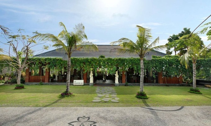 By Pass Ngurah Rai Villa | Cozy and Spacious One Bedroom Deluxe Villa in Jimbaran with a private pool