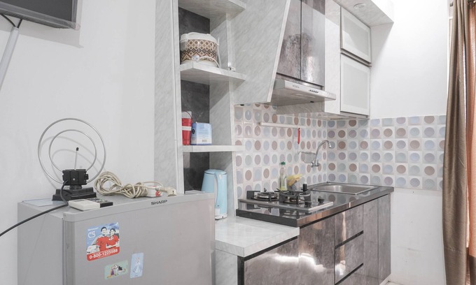 Jatinegara Apartment | Cozy And Tidy Studio At Bassura City Apartment