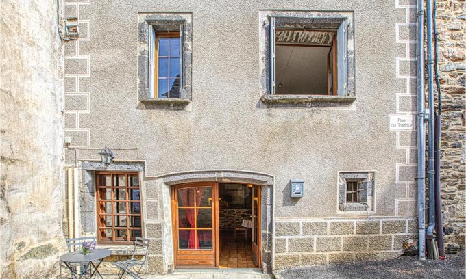 Saint-Chely-d'Aubrac Apartment | Cozy Apartment In Saint-Chely-D'aubrac