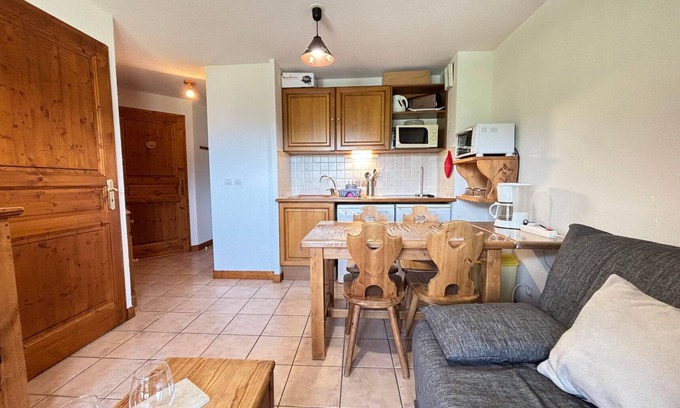 Flumet Apartment | Cozy apartment at the foot of the slopes with parking, for 4-6 people