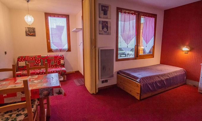 Les Avanchers-Valmorel Apartment | Cozy apartment at the foot of the slopes, pets allowed