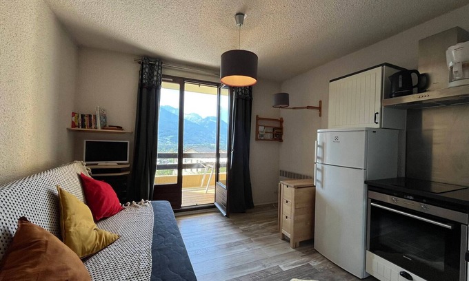 Barcelonnette Apartment | Cozy apartment in Barcelonnette, 4 pers, balcony, TV, equipped kitchen