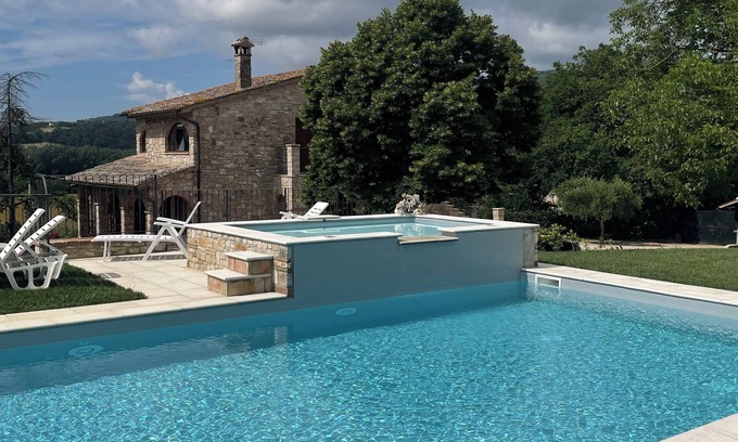 Fratta Apartment | Cozy apartment in a villa with pool surrounded by olive trees in Todi- Leccio