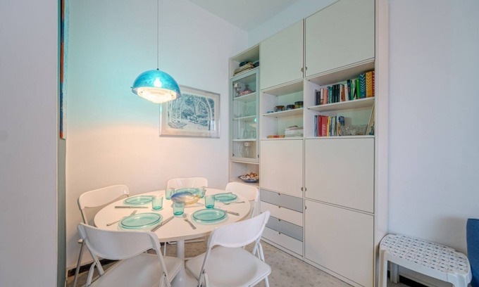 Cavi Apartment | Cozy apartment is located in a strategic position to visit the renowned Ligurian Riviera, suitable for families or groups of friends. Convenient for visiting the nearby towns of the Gulf of Tigullio, such as Chiavari, Santa Margherita and Portofino up to