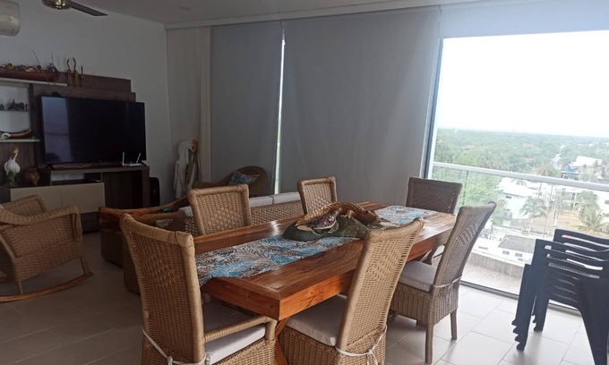 Covenas Apartment | Cozy Apartment: Pool and Ocean Front. Apt 603 Edif. Fontaine Bleu, Coveñas