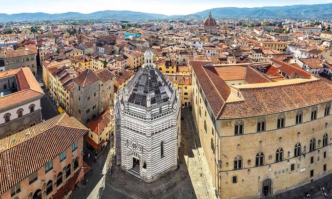 Uzzano Apartment | Cozy apartment with shared pool and garden