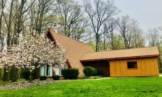 Lake Michigan Beach House | Cozy Apline Cottage-perfect getaway for year-round fun