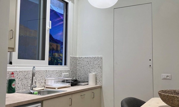 Monastiraki Apartment | Cozy appartment in Athens Historical center - Athinais Central Suite