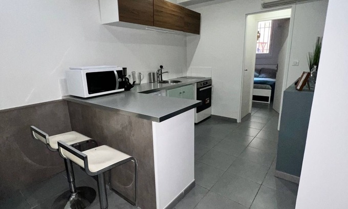 Quartier du Panier Apartment | Cozy Appt in the heart of PANIER T2 Ground Floor with Private Lessons