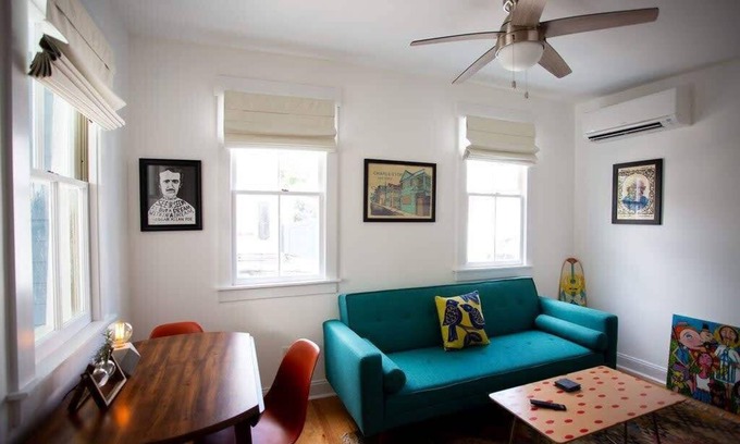 Cannonborough Elliotborough Apartment | Cozy Art Villa in Historic Charleston, SC