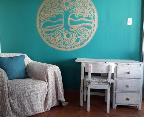 Windhoek Central Apartment | Cozy arty apartment in walking distance of CBD