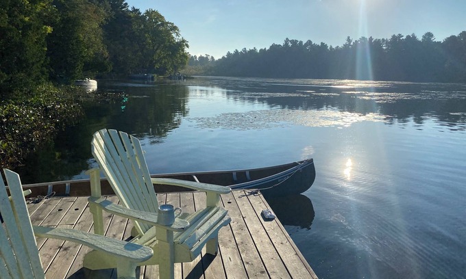 Frontenac Cottage | Cozy Autumn Retreat near Kingston