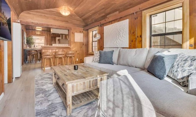 Central Mission Beach House | Cozy Beach Cabin, Steps from Beach/Bay!