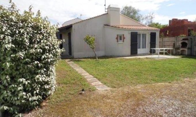 La Faute-sur-Mer House | Cozy Beach House Near Town Center in La Faute-sur-Mer