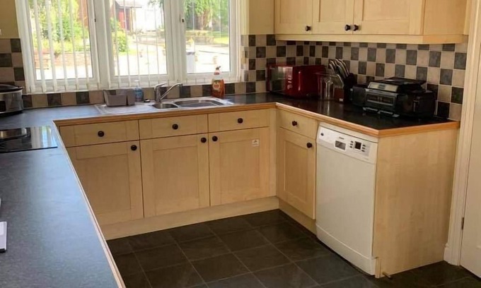 Lake House | Cozy Beach House in Sandown - 3 Bedrooms