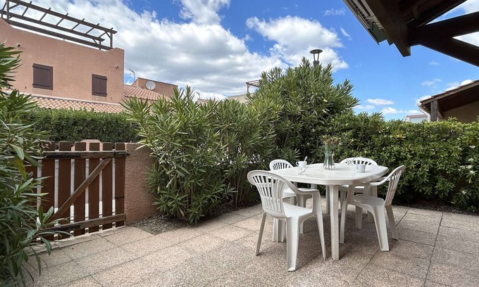 Les Ayguades House | Cozy Beachside Retreat: 2-Room Bungalow with Mezzanine, Pool, Parking, Near Shops & Sea