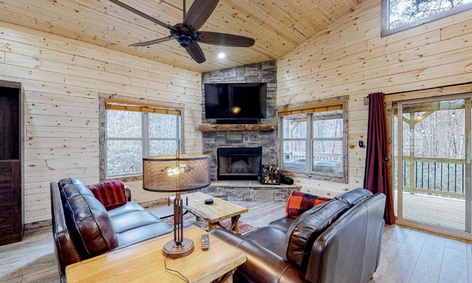 Sautee Nacoochee House | Cozy Bear Cabin #1