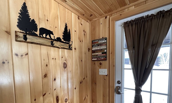 Warrensburg Cabin | Cozy Bear Cabin