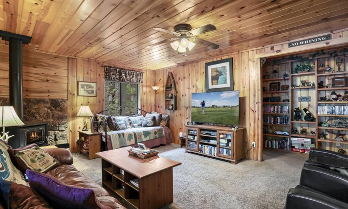 Christopher Creek Cabin | Cozy Bear Cottage-beat the heat in Christopher Creek!