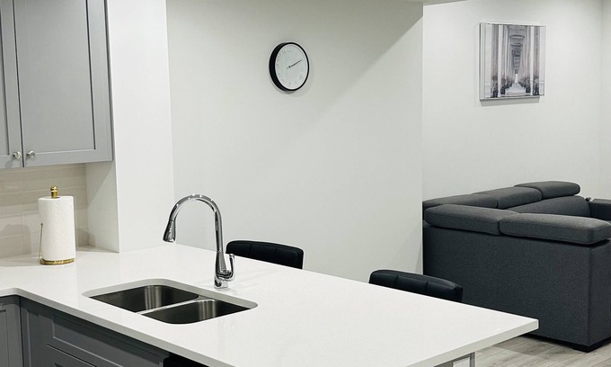 Southwest Calgary House | Cozy bright and spacious 1 bedroom basement suite in Southwest Calgary