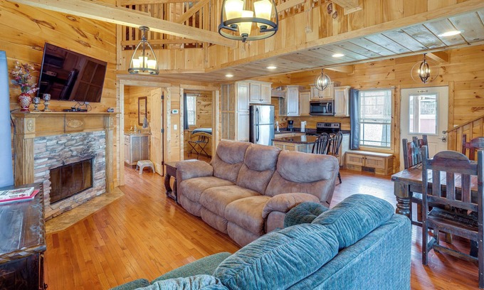Bryant Cabin | Cozy Bryant Cabin w/ Indoor Pool Access + Hot Tub!