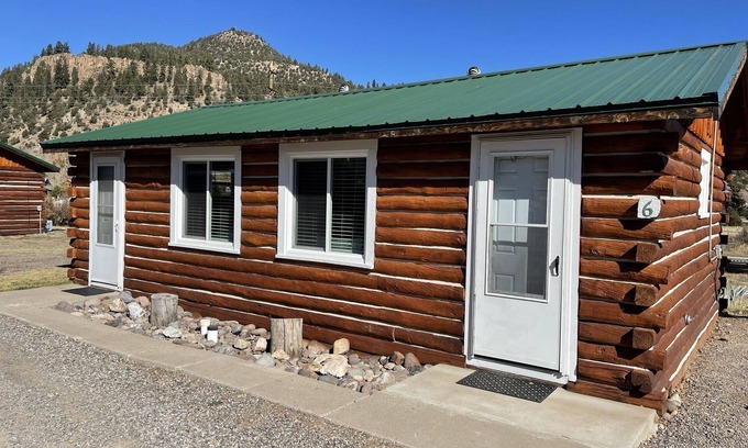 South Fork Cabin | Cozy cabin #6 in mountains near Rio Grande River