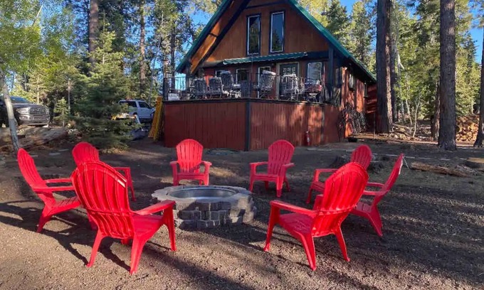 Duck Creek Village Cabin | COZY🏡CABIN NEAR⛰BRIAN HEAD☀️ZION🌄BRYCE CANYON 🏞WITH📡Wi-Fi 🐶 PET FRIENDLY