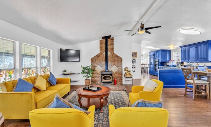 Pilot Hill Cabin | Cozy Cabin on 10 acres