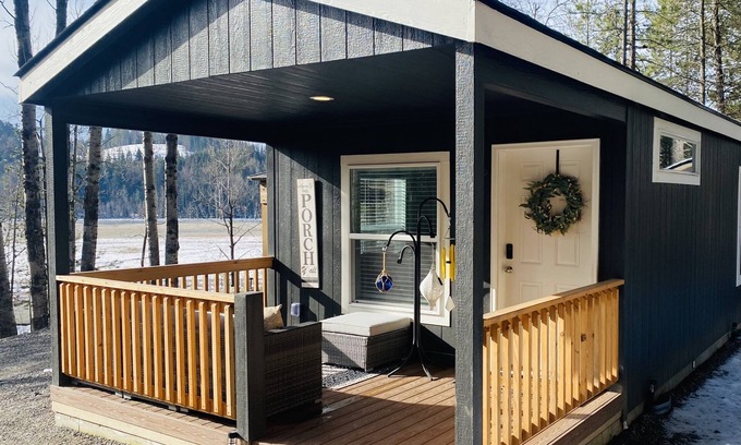 Hayden Cabin | Cozy cabin with gazebo, gas fire pit and hot tub