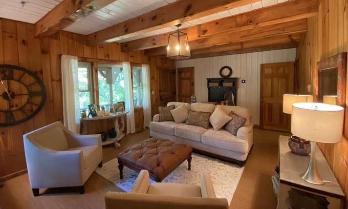 Mountain Home Cabin | Cozy Cabin with 2 fireplaces and close to town