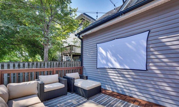 Third Ward House | Cozy Charlotte Retreat w/ Deck & Fire Pit!