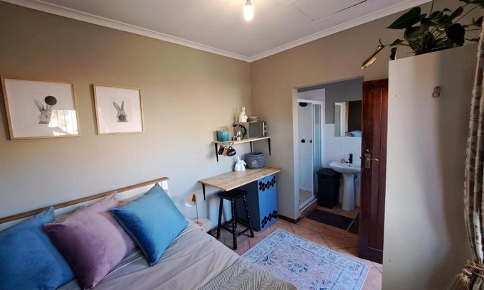 Centurion House | Cozy City Studio Escape
