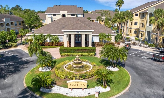 Clearwater Apartment | Cozy Clearwater Condo. Resort-Style Pool, Close to Spectacular Clearwater Beach!